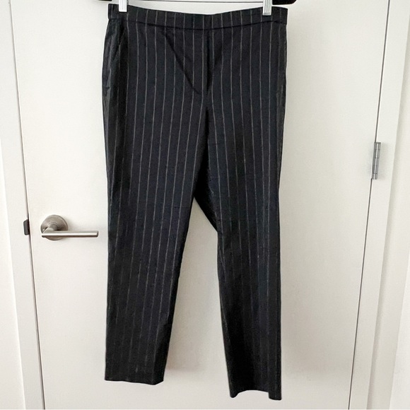 Theory Navy Slim Pinstripe Linen Pull-On Cropped Pants in Size US 8 - Picture 1 of 4